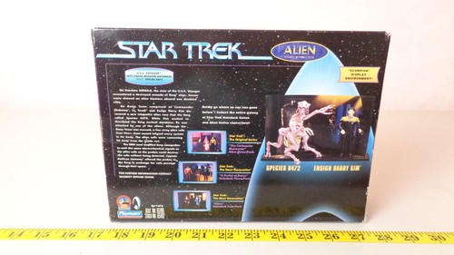 Star Trek Voyager 2-pack Kim & Species 8472 4.5-in Figures Playmates 1998 MIB - Picture 3 of 11