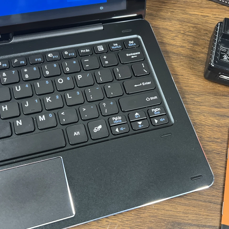 NuVision Duo 11 Tablet PC 32GB, Wi-Fi, 11.6 inch Windows 10 - Reset In Box - Image 4 of 4