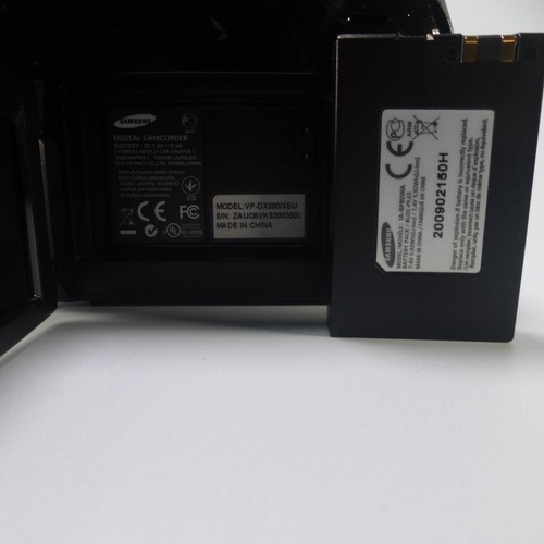 Samsung VP-DX200 Handheld DVD-RW Camcorder Black Tested - Picture 8 of 9