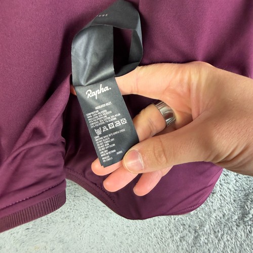 Rapha Insulated Gilet Mens XL Burgundy Body Warmer Cycling Outdoors Pockets - Picture 10 of 15