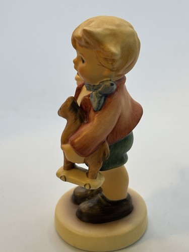 Hummel Figurine “Little Flag Bearer” #239/5 1992 3.25” Tall Missing The Flag - Picture 3 of 6