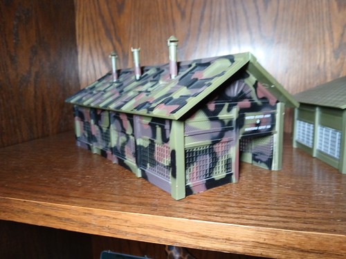 Militärmodellgebäude der Spur HO (1075) komplett zusammengebaut und beleuchtet 2 Stück - Bild 6 von 9