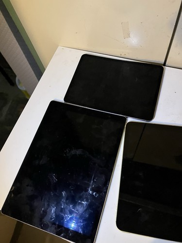 Lot Of iPads Some Locked - Photo 5 sur 6