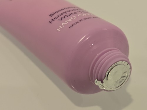 Molton Brown Blossoming Honeysuckle & White Tea Hand Cream 1.4 Oz - Picture 6 of 8