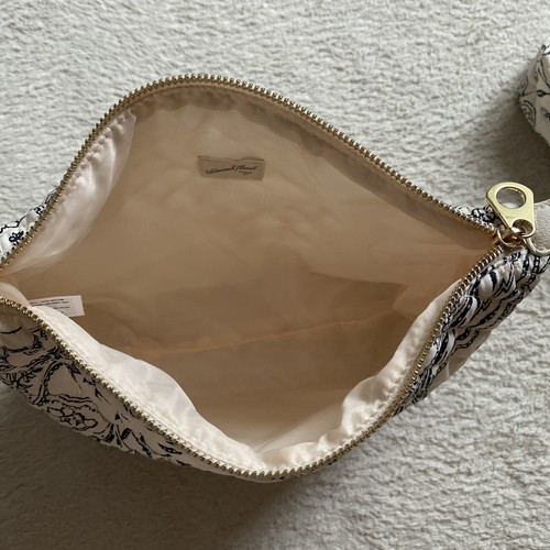 Universal Thread Travel Bag Pouch System Quilted Floral Makeup Bags Set Of 2 - Picture 3 of 6