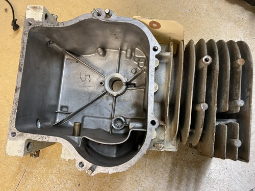 Briggs & Stratton 391977 Zylinderbaugruppe aus Modell 130202 gebraucht