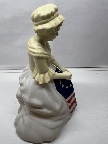 Avon Betsy Ross Figurine Perfume Bottle Half Full 1976 Vintage Bi-Centennial USA - Picture 4 of 7