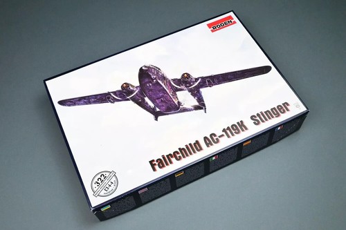 Kit modelo 1968 Roden 322 Fairchild AC-119K Stinger Shadow Transport escala 1/144 - Imagen 2 de 12