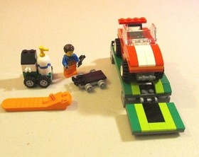 LEGO 4635 FUN WITH VEHICLES LOT # 2 MINI FIGURE, RED CAR AND LIFT- SEE PICS!