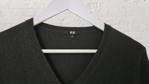 Uniqlo 100% Cashmere Dark Olive V-neck Sweater sz L (Womans) - Picture 5 of 7