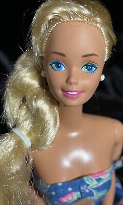 Blonde/Blue-Green Eyes-1990s- Bendable Knees -Mattel fashion