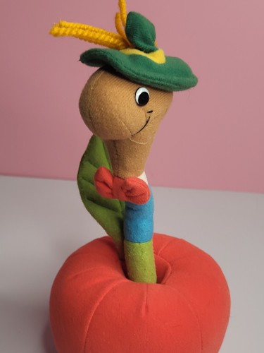 GUND 9" Lowly Worm Apple Plush Toy Busy World of Richard Scarry 1995 - Picture 2 of 14