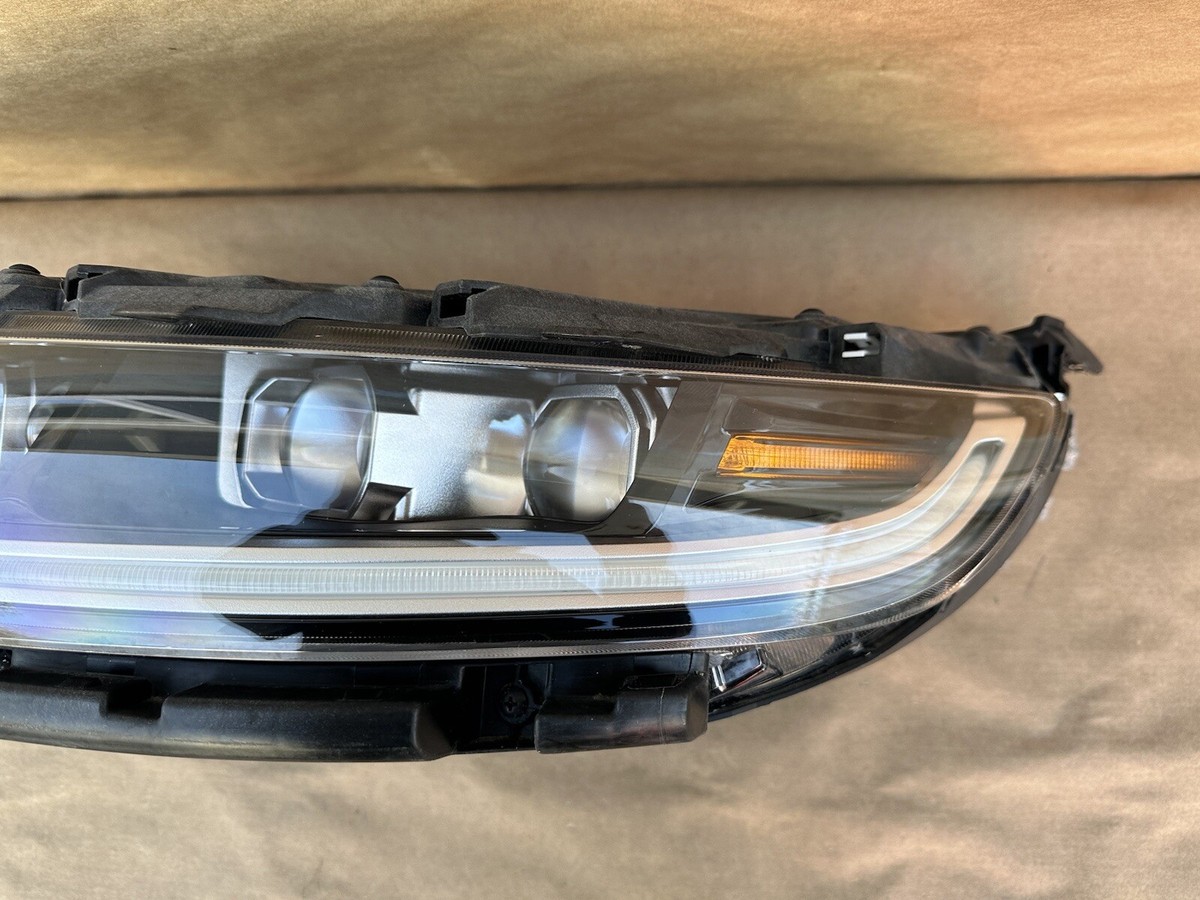 行灯 toyota-highlander-right-