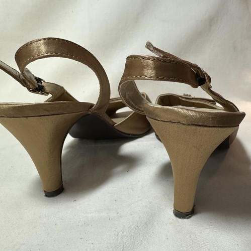 Annie Shoes Womens Gold Satin Peeptoe Slingback Pumps Sz 9W Pre-owned - Picture 10 of 15