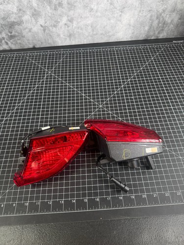 3 luces traseras de freno traseras Can-Am Spyder F3 2020 OEM luces traseras parada usadas - Imagen 11 de 17