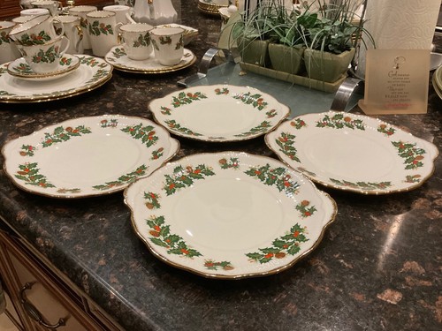 Stunning Yuletide by Rosina-Queens Selection of Bone China - Sold as Individual - Picture 7 of 75