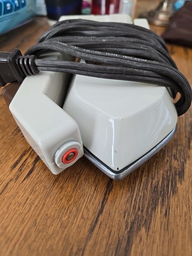 Vintage 1991 Norelco TI65 Spray Dry Folding Travel Iron With Bag For Parts - Picture 7 of 9