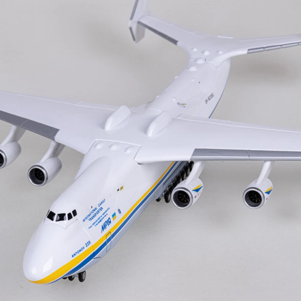 Modelo de avión de resina de transporte estratégico de avión Antonov Ucrania An-225 1/200 Foto 4 de 4