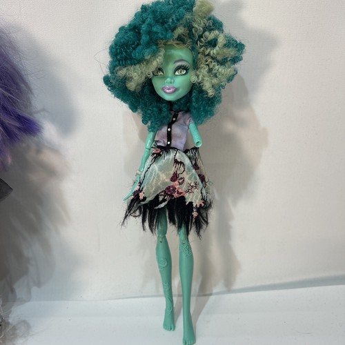 Monster High Dolls G1 Bundle 11 Dolls With Some Accessories & Vanity Table - Picture 6 of 24
