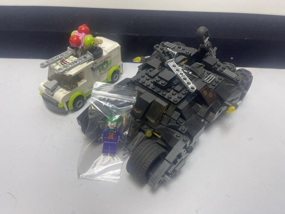LEGO Batman: The Tumbler: Joker's Ice Cream Surprise (7888) Not Complete - Image 2 of 4