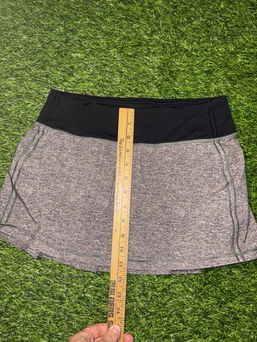 Falda corta Lululemon Pace Rival (regular) *4 vías elástica negra y gris talla 4 - Imagen 3 de 5