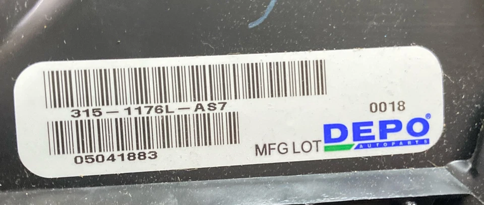 Dañado Ver Foto, Broken Tab Depo 315-1176L-AS7 LH Altima CPE 10-13 Foto 2 de 4