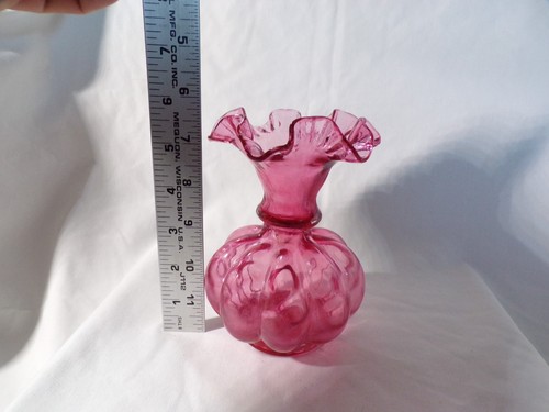 VTG Pink Ruffled Glass Vase - Picture 4 of 5