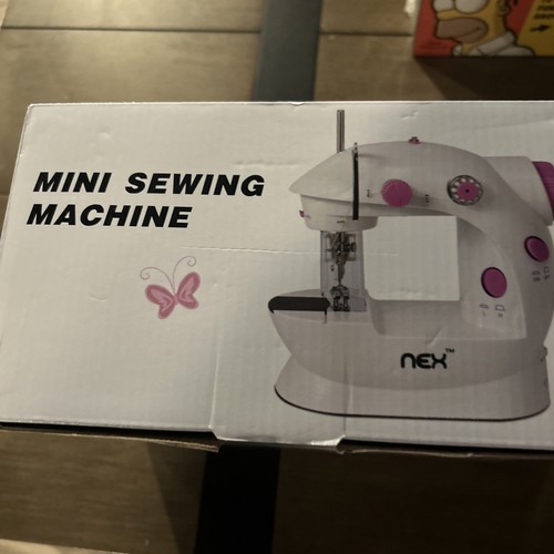 KPCB Tech Mini Sewing Machine For Beginners Model FHSM-201 Kit & Accessories - Foto 2 di 3