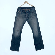 Vintage "made in Italy" Diesel Men's Slim Straight Fit Jeans, Size 32x34 - Denim