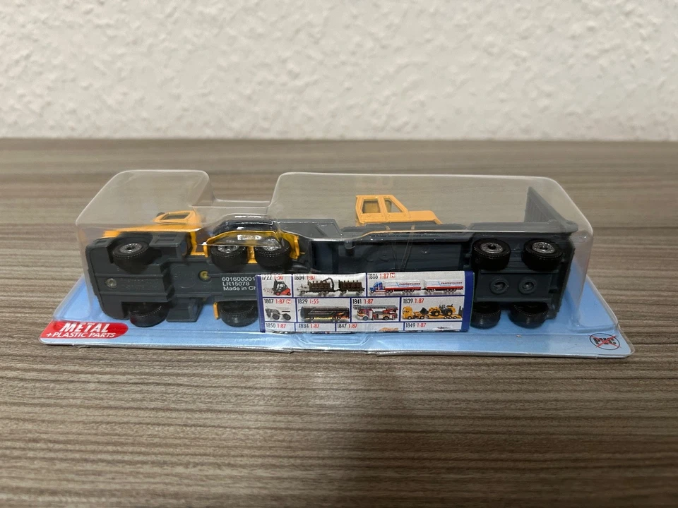 Siku 1611  Tieflader mit Bagger - Bild 3 von 4