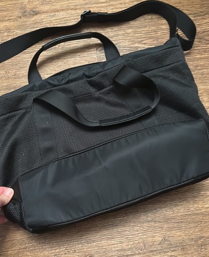 Lululemon Mesh Gym Bag Travel Messenger Tote Weekender - Picture 15 of 23