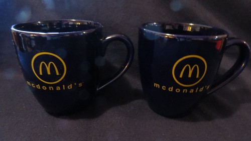 2 tazas de recuerdo de cerámica azul de McDonald's/tazas con logotipo de arco dorado 12 oz. - Imagen 11 de 12