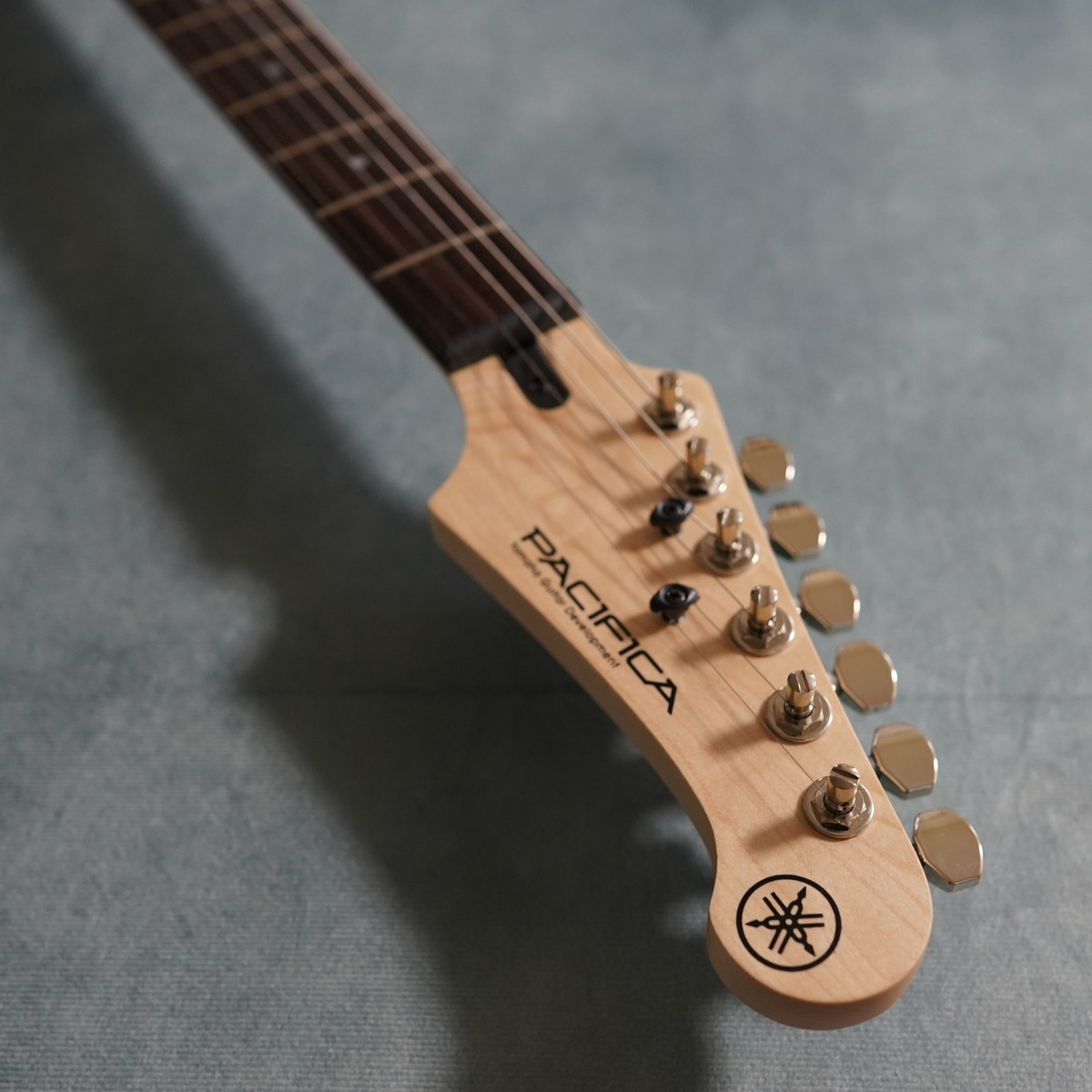 YAMAHA PACIFICA612VⅡX YNS Amazon.com: Yamaha Pacifica PAC612VIIX Electric Guitar; Yellow