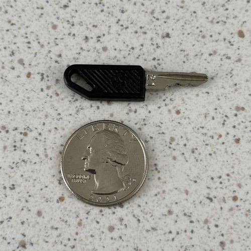 Samsonite Luggage Suitcase #21 Original Key #50015 - Picture 1 of 2