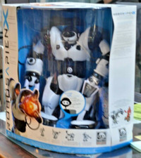 wowee white & black robosapien humanoid robot w/ remote control 14 new in box