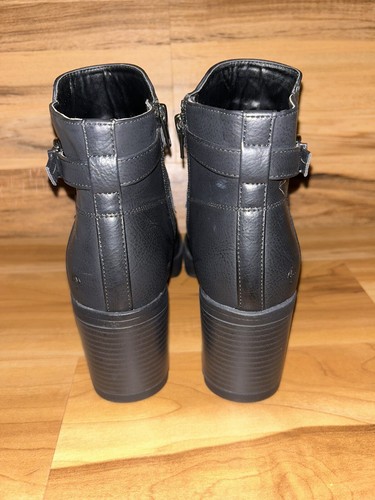 🔥Size 9🔥Naturalizer Women Madalynn Buckle Water Repellent Ankle Boot, Black - Picture 8 of 8