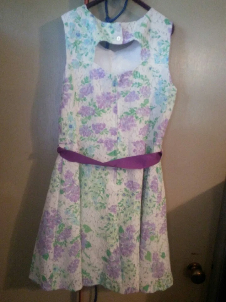 Vestido The Childrens Place - Niñas XL 14 - Estampado Floral Lavanda Foto 2 de 4