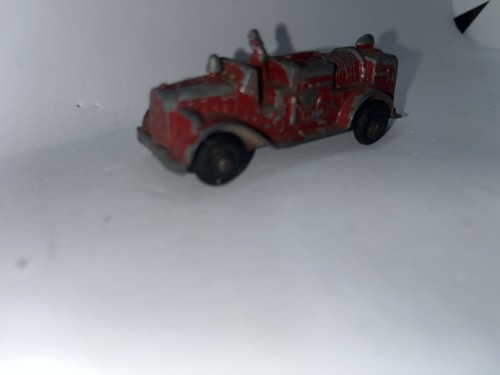Vintage Die Cast Metal Toy Tootsie Toy Firetruck Fireman - Picture 8 of 14