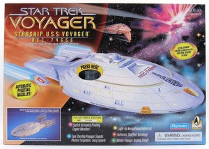 Star Trek Voyager Starship USS Voyager 