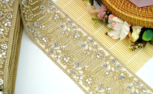 1 YARD Gold MIRROR EDGING METALLIC COLOUR INDIAN TRIM WEDDING DRESS EMBELIS 95MM - Picture 3 of 5