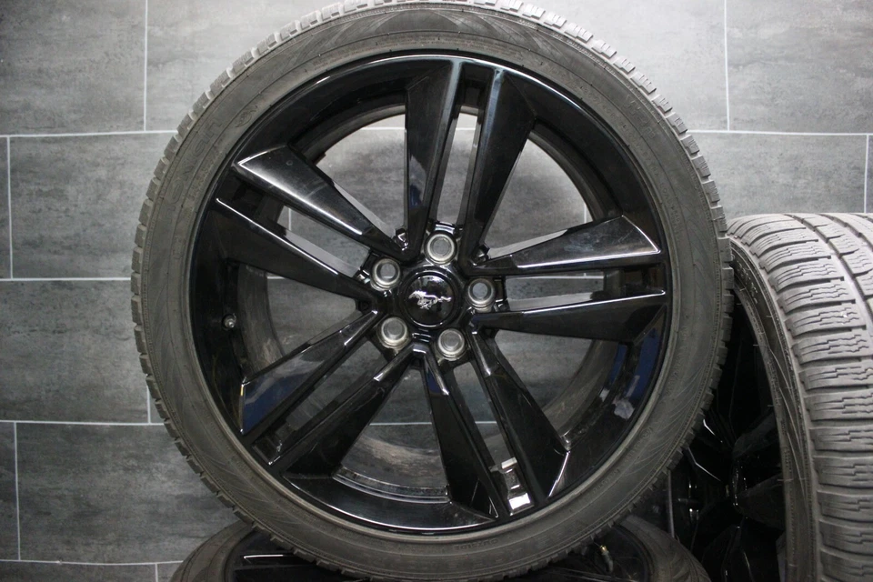 Original Ford Mustang VI 19 Zoll Alufelgen Winterreifen 255 40 r19 100V - Bild 3 von 4