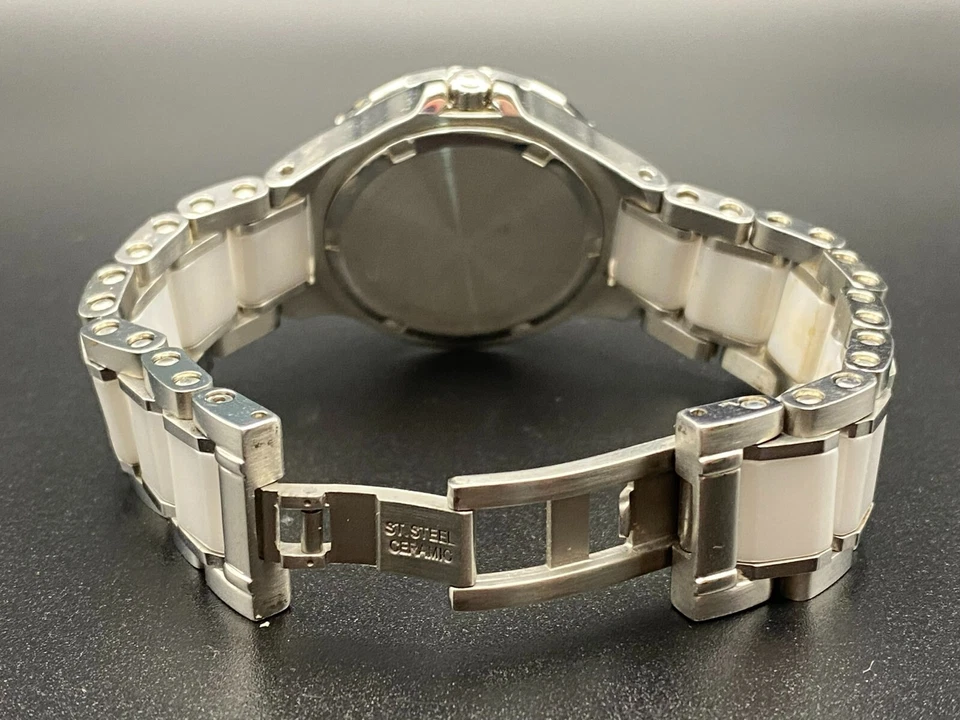 Mujer Bulova Cerámica en Tono Plata Diamantes Blancos Acero Inoxidable 100% Legítimo Foto 4 de 4