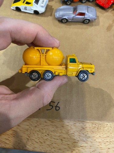 Tomica Nissan Diesel :: Yellow MPN 16 - Picture 2 of 6