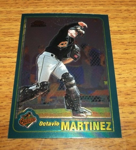 2001 Topps Traded & Rookies Chrome Octavio Martinez #T230 Rookie - Picture 1 of 2