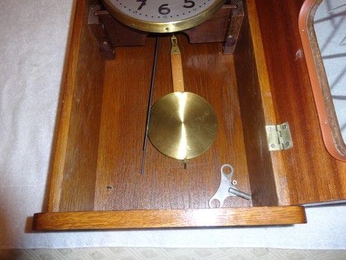 VINTAGE ANTIQUE ORIGINAL METRON CLOCK WOOD METAL MADE IN: POLAND W/ KEY COMPLETE - Picture 20 of 24