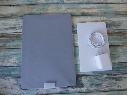 Apple iPad 9th Gen 64GB, Wi-Fi, 10.2 in - Space Gray NEW Seal - Picture 1 of 4