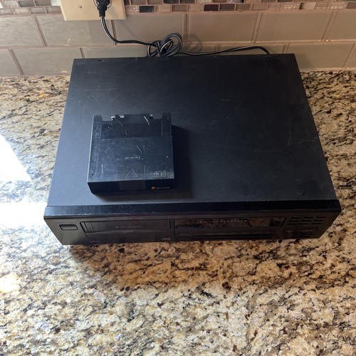 Kenwood DP-M993 CD Player W/ Disc Magazine +1 Disc Tray - TURNS ON BUT WONT PLAY - Picture 7 of 19