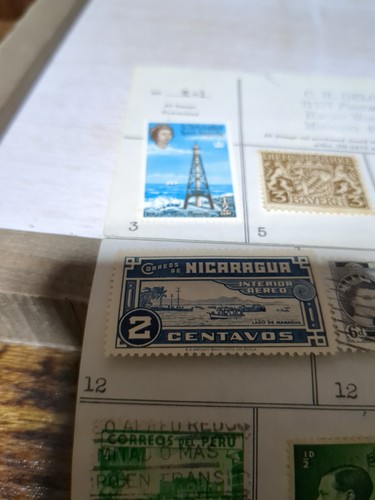 Large Stamp Lot Foreign 18 Peru Jamaica Nicaragua Trinidad Tobago Bahamas Delor  - Picture 3 of 19