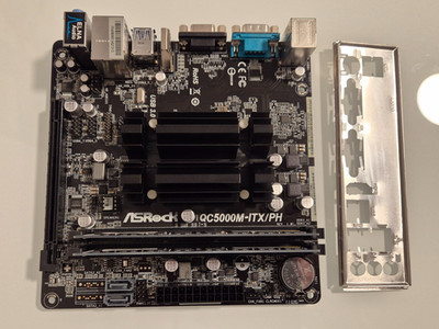 ASRock QC5000-ITX/PH passiv gekühlte AMD A4-5050 CPU mit Radeon Grafik & 4GB RAM