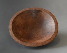 VINTAGE HAND CARVED WOODEN BOWL, Papua New Guinea. VINTAGE HAND CARVED WOODEN BOWL, Papua New Guinea. - Image 1